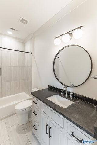 15 Angell Street NW, Huntsville, AL 35806