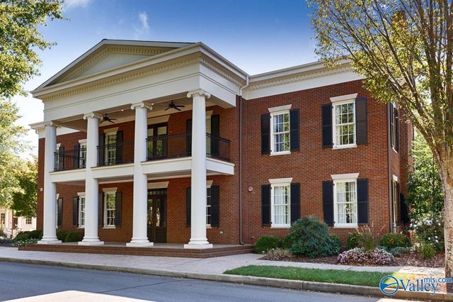15 Angell Street NW, Huntsville, AL 35806