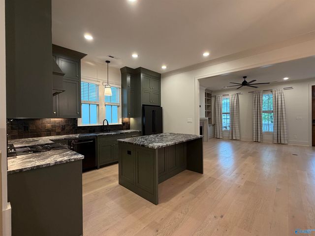 15 Angell Street NW, Huntsville, AL 35806