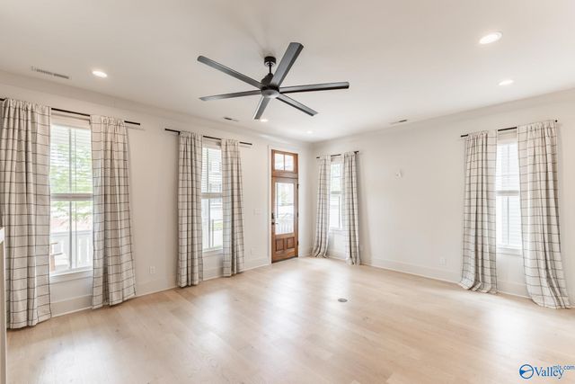 15 Angell Street NW, Huntsville, AL 35806