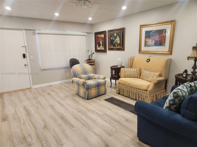 13250 SW 7th Ct 412L, Pembroke Pines, FL 33027