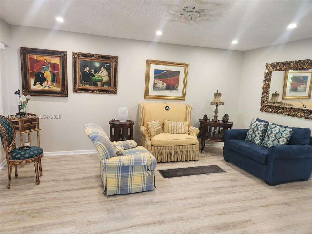 13250 SW 7th Ct 412L, Pembroke Pines, FL 33027