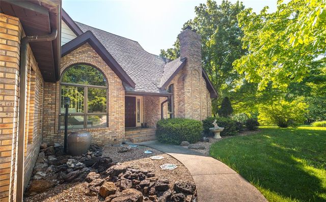 2739 Highway D, Bourbon, MO 65441