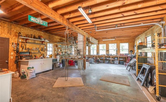 2739 Highway D, Bourbon, MO 65441