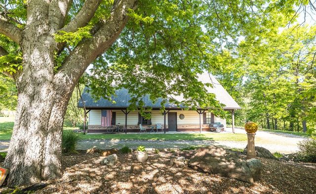 2739 Highway D, Bourbon, MO 65441