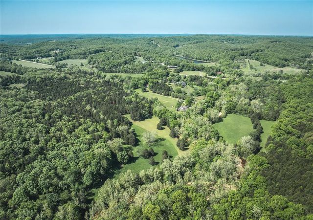 2739 Highway D, Bourbon, MO 65441