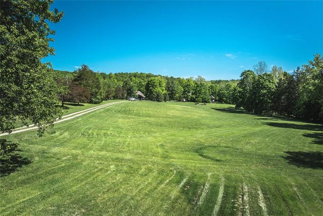 2739 Highway D, Bourbon, MO 65441