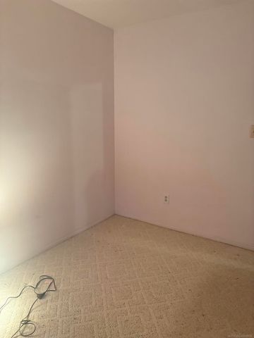 25400 Kelli Court, Taylor, MI 48180