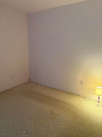 25400 Kelli Court, Taylor, MI 48180