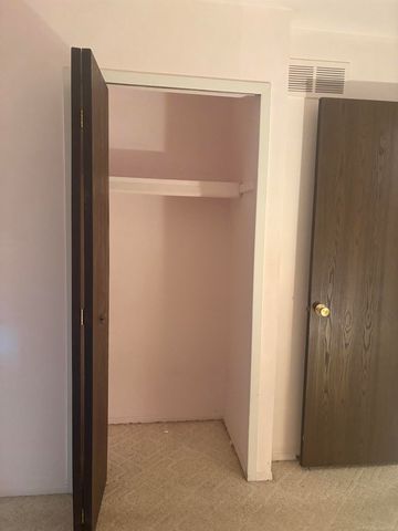 25400 Kelli Court, Taylor, MI 48180