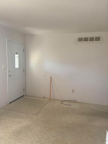 25400 Kelli Court, Taylor, MI 48180