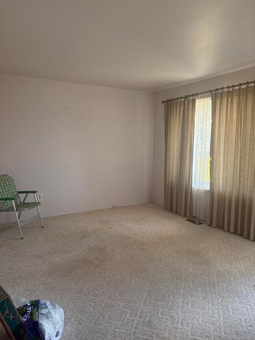 25400 Kelli Court, Taylor, MI 48180