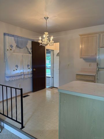 25400 Kelli Court, Taylor, MI 48180