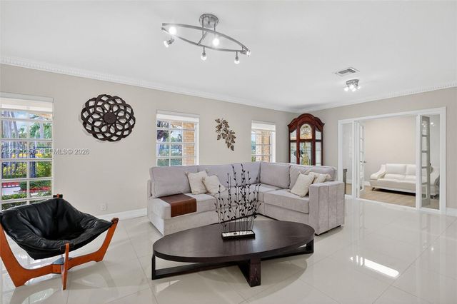 9261 SW 88 st, Miami, FL 33176