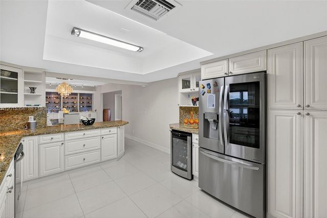 9261 SW 88 st, Miami, FL 33176