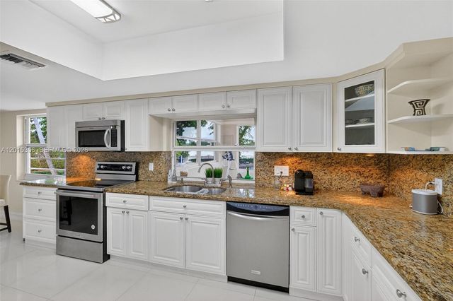 9261 SW 88 st, Miami, FL 33176