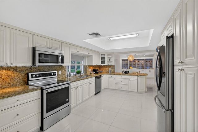 9261 SW 88 st, Miami, FL 33176