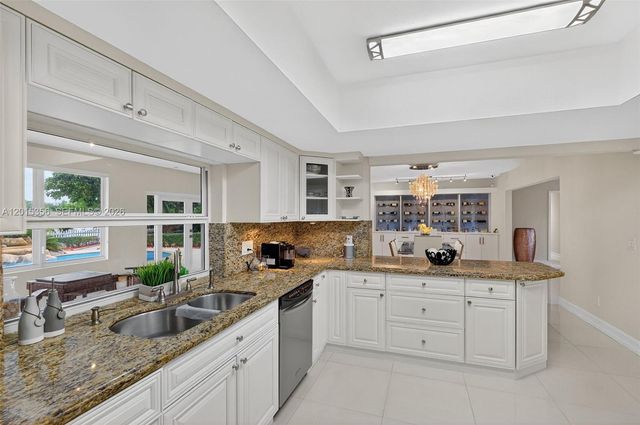 9261 SW 88 st, Miami, FL 33176