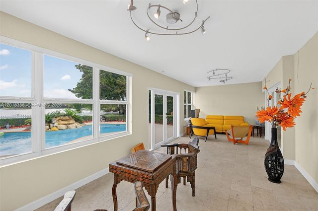 9261 SW 88 st, Miami, FL 33176
