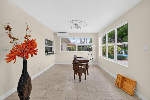 9261 SW 88 st, Miami, FL 33176