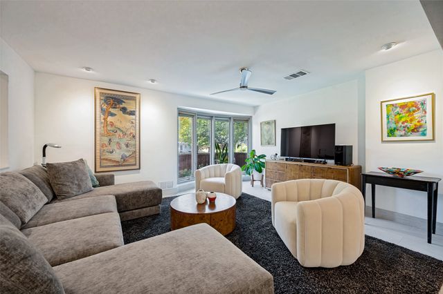 3525 Timberview Road, Dallas, TX 75229
