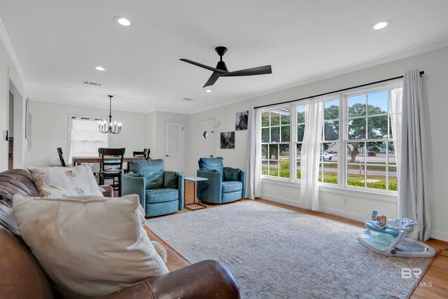 402 W Magnolia Avenue, Foley, AL 36542