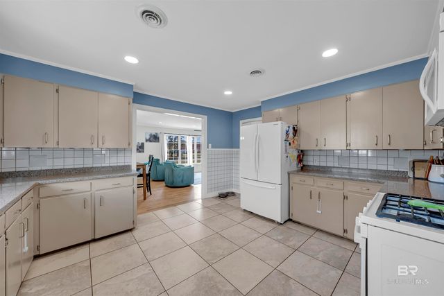 402 W Magnolia Avenue, Foley, AL 36542