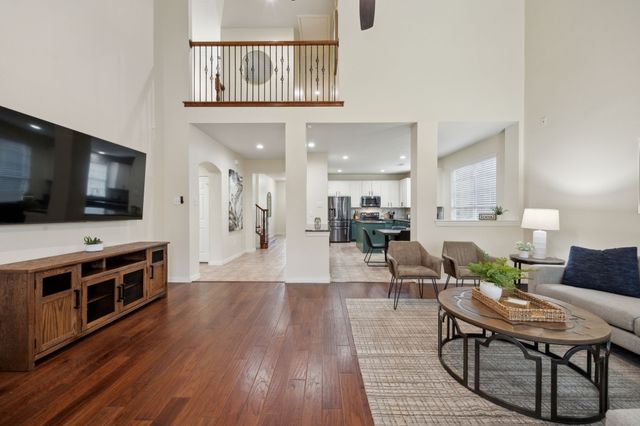 1261 Golf Club Drive, Lantana, TX 76226