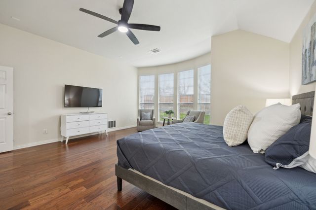 1261 Golf Club Drive, Lantana, TX 76226