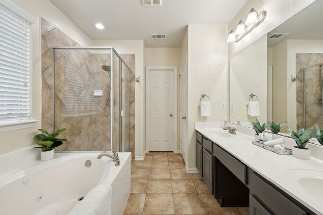 1261 Golf Club Drive, Lantana, TX 76226