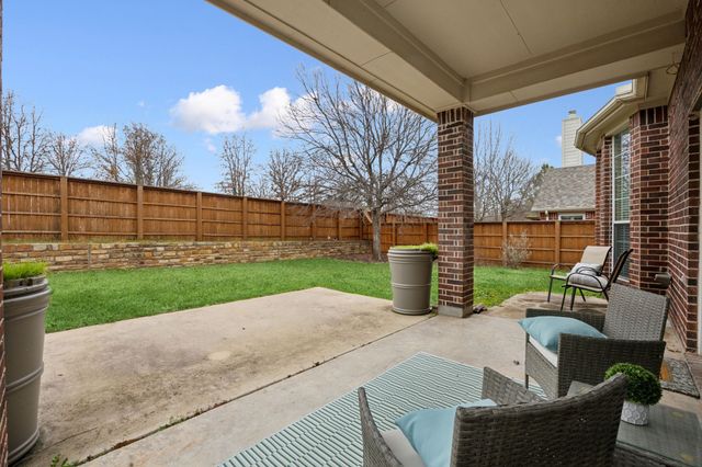 1261 Golf Club Drive, Lantana, TX 76226