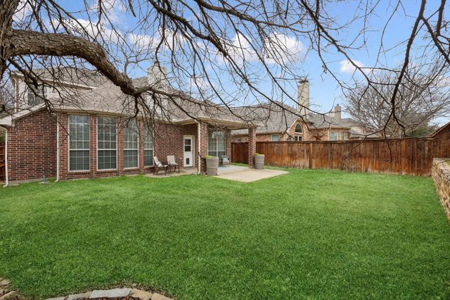 1261 Golf Club Drive, Lantana, TX 76226