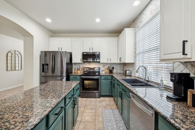 1261 Golf Club Drive, Lantana, TX 76226