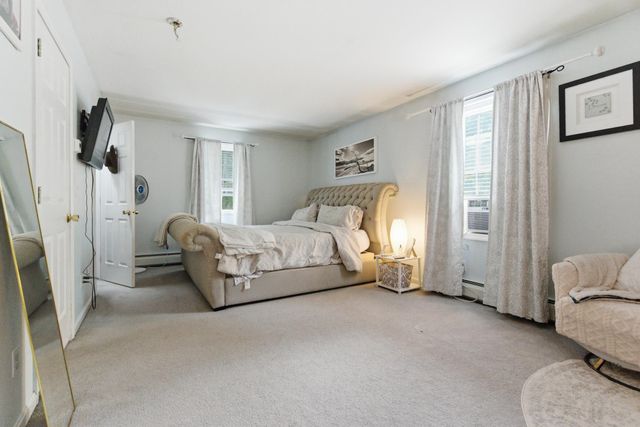 4 Norris Farm Road, Raymond, NH 03077