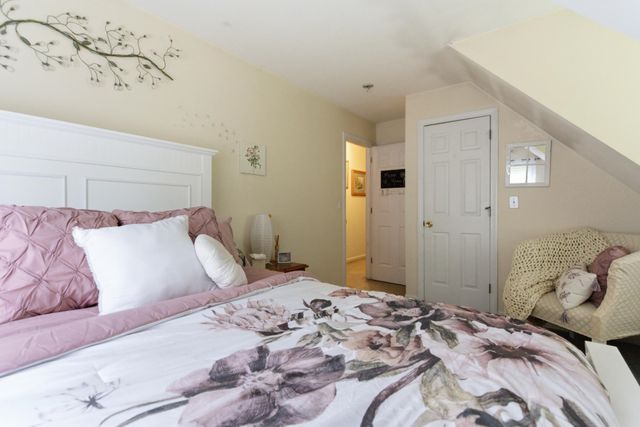 4 Norris Farm Road, Raymond, NH 03077