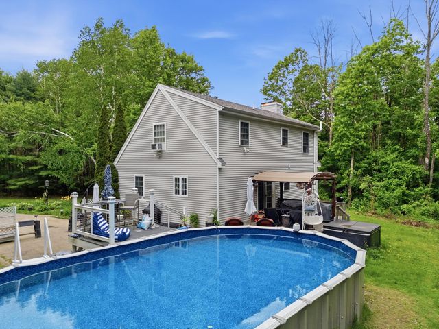4 Norris Farm Road, Raymond, NH 03077