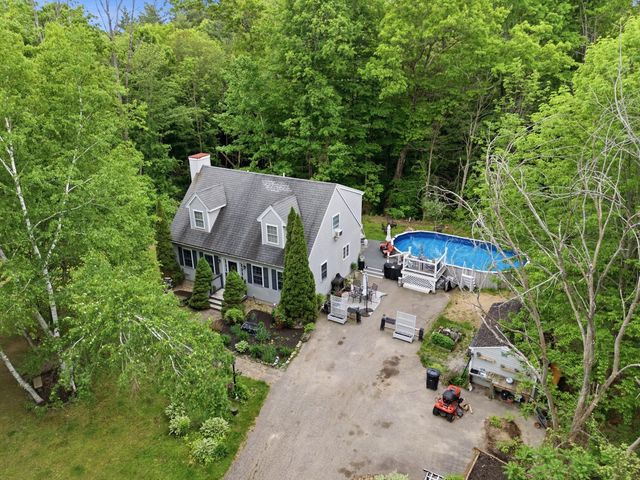 4 Norris Farm Road, Raymond, NH 03077