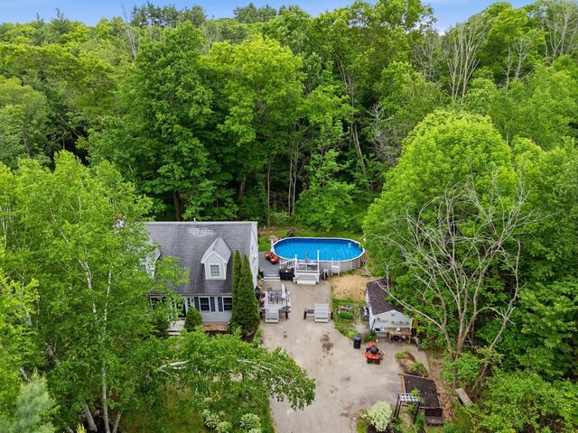 4 Norris Farm Road, Raymond, NH 03077