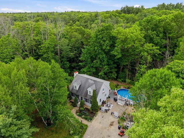 4 Norris Farm Road, Raymond, NH 03077