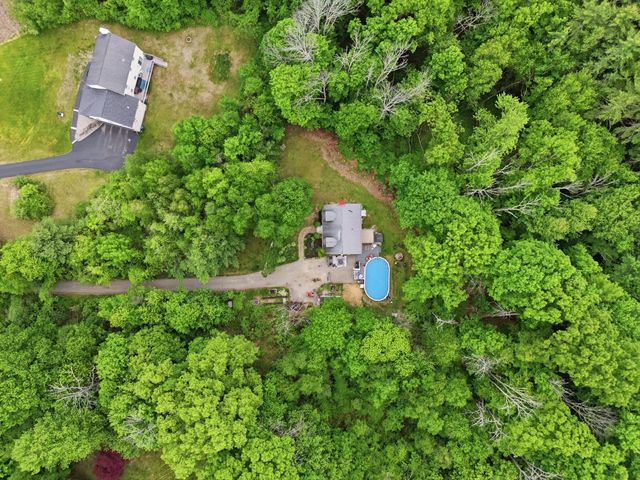4 Norris Farm Road, Raymond, NH 03077