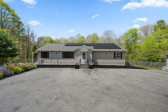 1 Woodmere Rd, Dudley, MA 01571