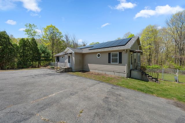 1 Woodmere Rd, Dudley, MA 01571