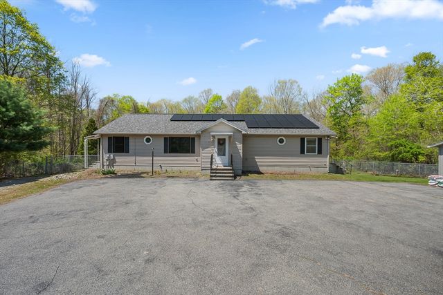1 Woodmere Rd, Dudley, MA 01571