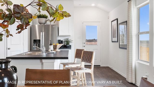 191 Arnold Loop, Uhland, TX 78640