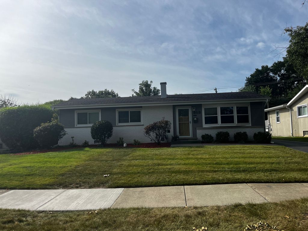 513 E Highland Avenue, Mount Prospect, IL 60056