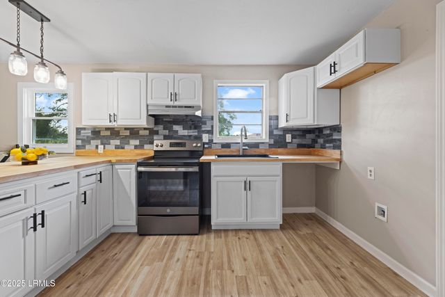 121 Harrison Street, Varnville, SC 29944