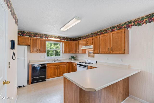 126 Lakeview Lane, Gray, TN 37615