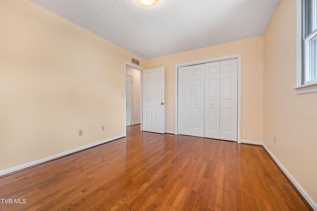 126 Lakeview Lane, Gray, TN 37615