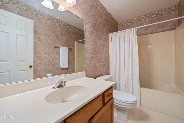 126 Lakeview Lane, Gray, TN 37615