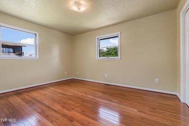 126 Lakeview Lane, Gray, TN 37615